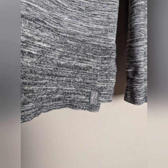 L.L. Bean Women's Cozy sweatshirt heather grey thumbhole size XS - Picture 3 of 7